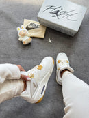 Tênis Feminino NK Jordan 4 Lançamento Off/Ouro