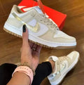 Tênis NK Dunk Feminino Branco Ouro